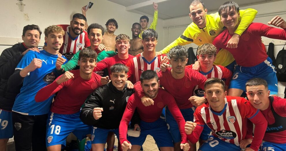 O Polvorín celebra a súa victoria que o achega ao play off da Terceira. @CDLUGOCANTEIRA