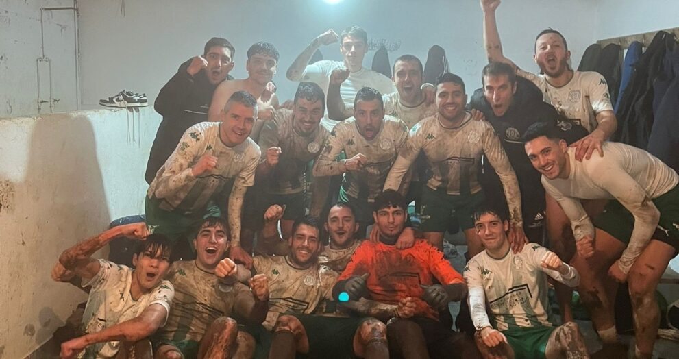 O Castroverde celebra a súa última victoria ante o Rioaveso