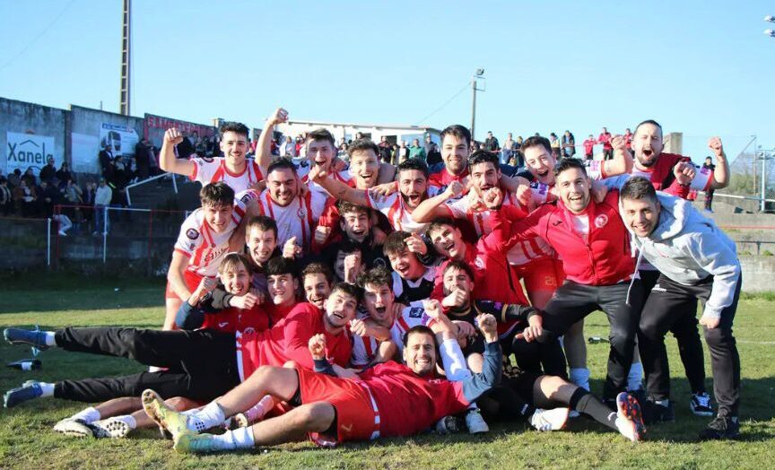 O Monterroso B celebra o ascenso