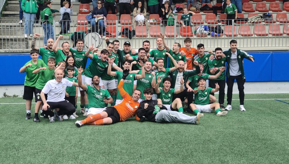 O Burela celebra o seu ascenso á Preferente