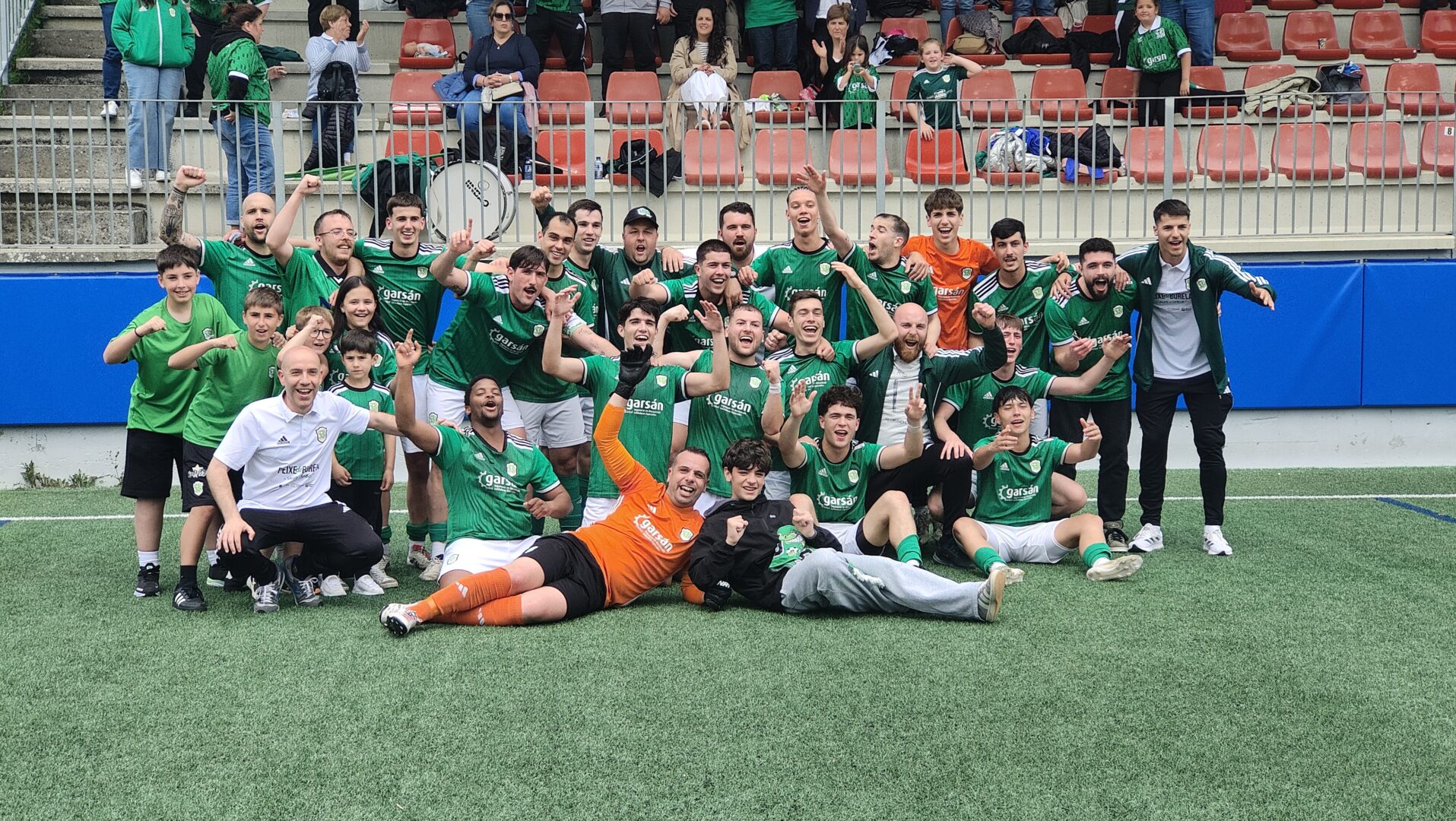 O Burela celebra o seu ascenso á Preferente