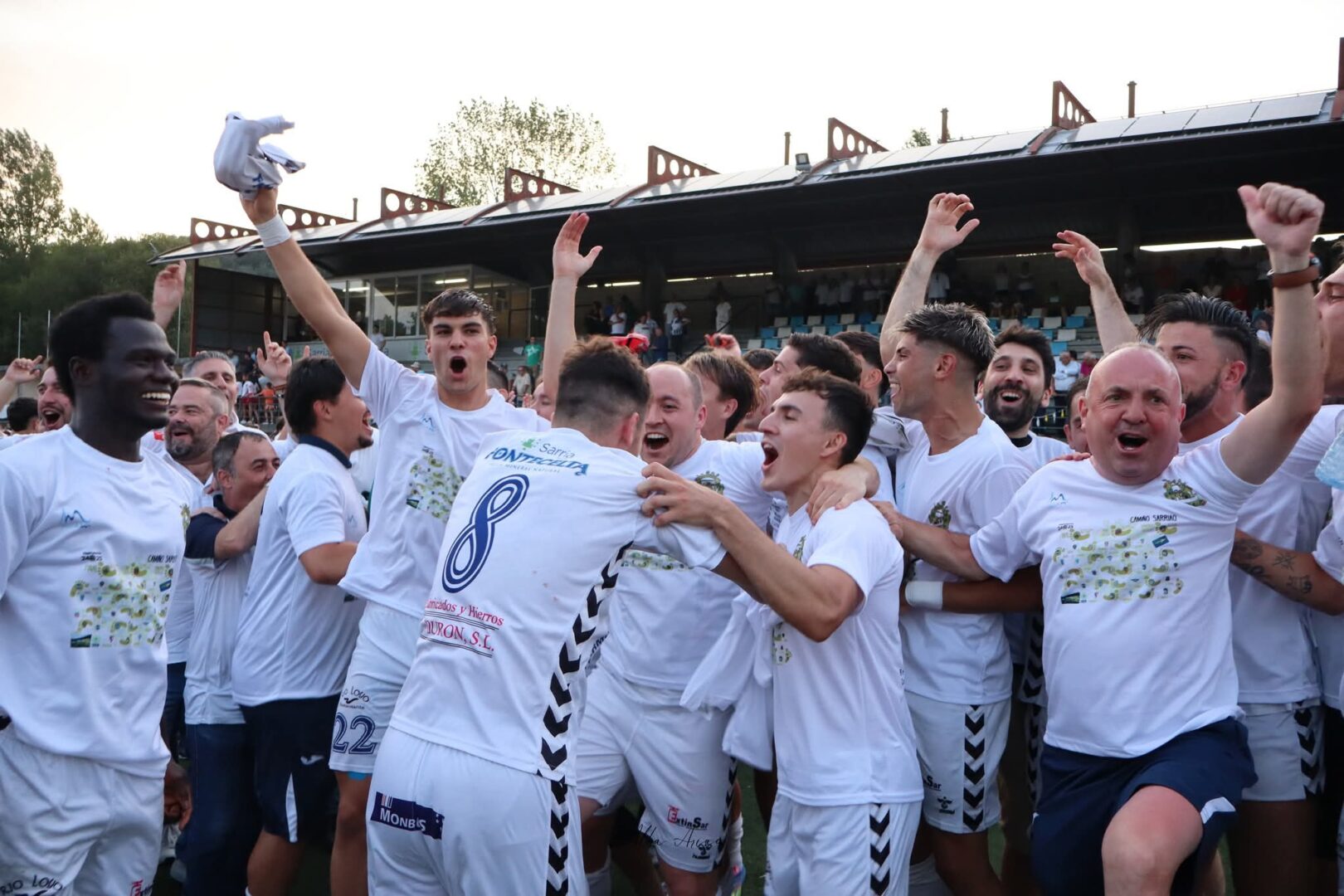 A Sarriana festexa o ascenso