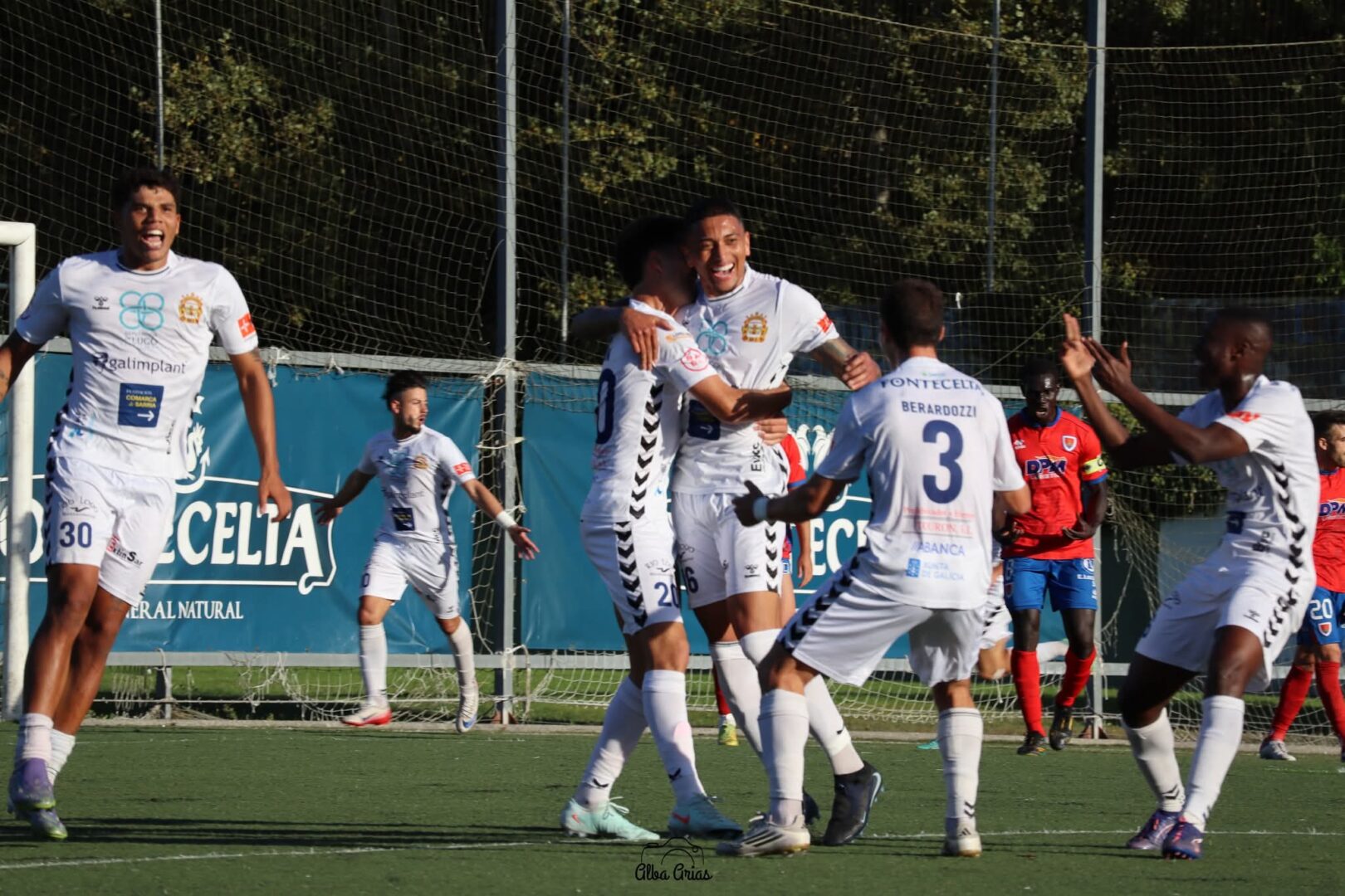 A Sarriana celebra un dos seus goles