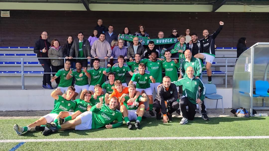 O Burela celebra a súa vitoria en Dumbría