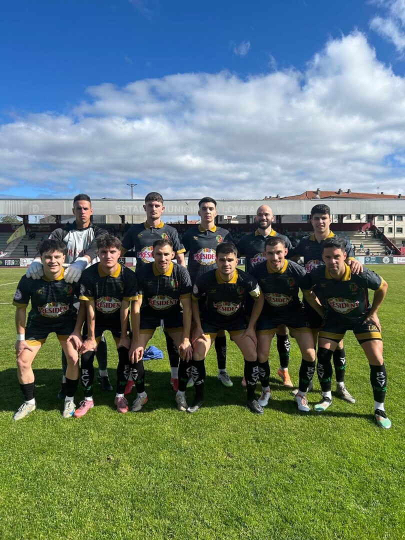 O Racing Villalbés quitoulle o liderado da Terceira ao Arosa