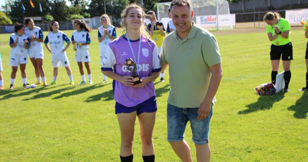 Entrega do trofeo á MVP do All-Star feminino