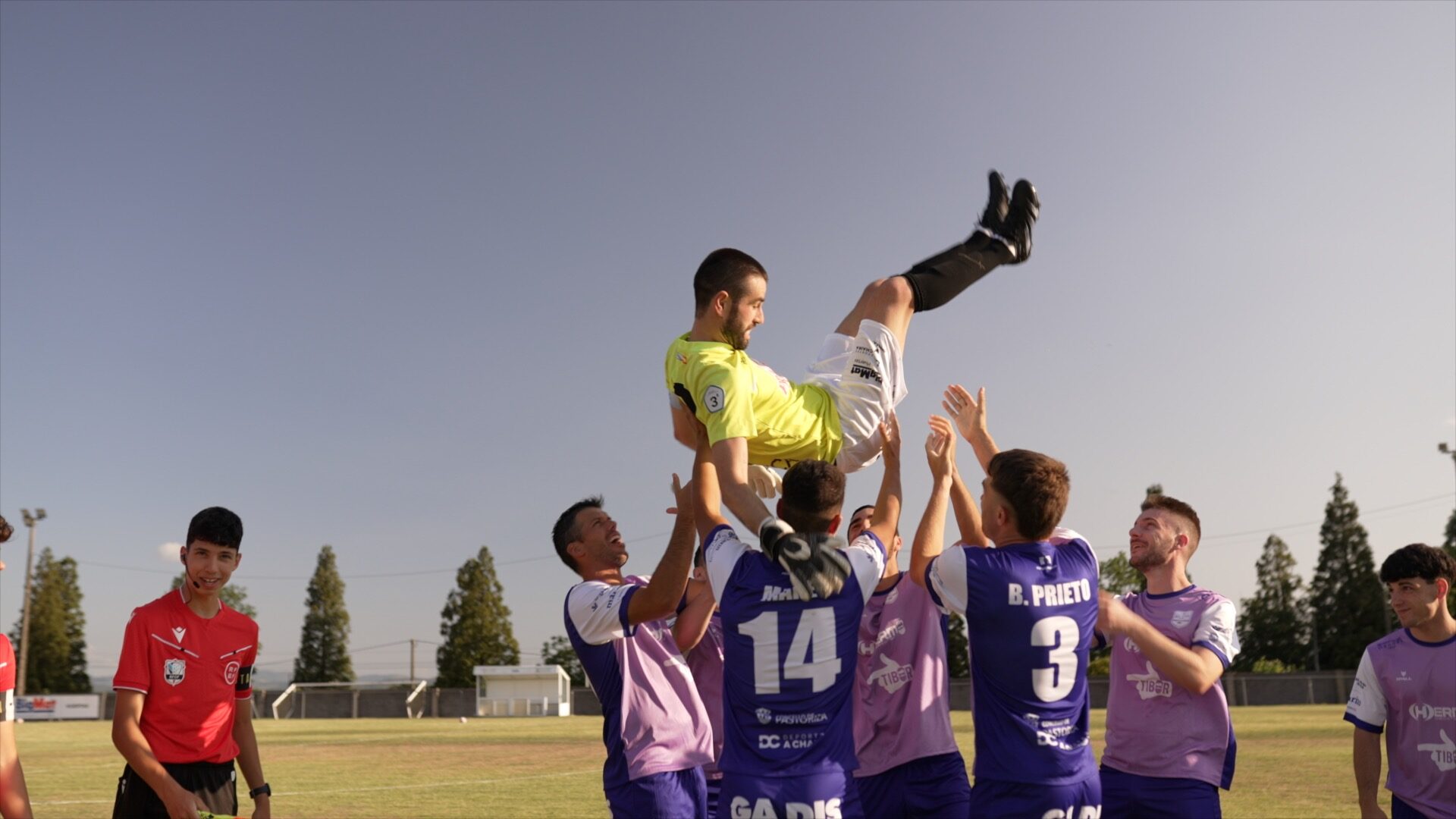 Manteo a Javi Pita no VI All-Star Futbolinlugo